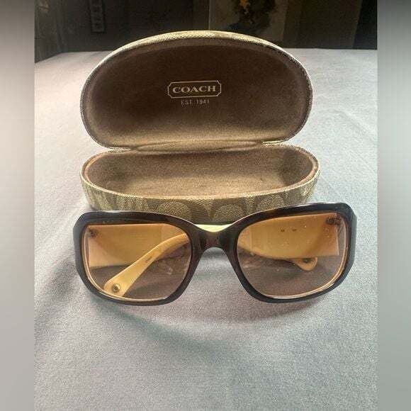 Coach Tortoise LEXI Sunglasses, W/Case Authentic Vintage excellent condition main image 9
